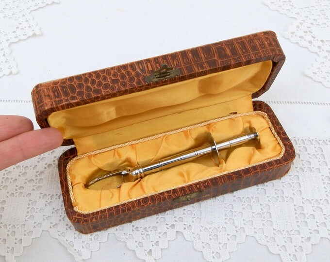 Vintage Sugar Tongs / Sugar Pincers with Satin Lined Box from France, French Sugar Cube Pincers Le Crabe, Ice Tongs, Tea Time Accessory