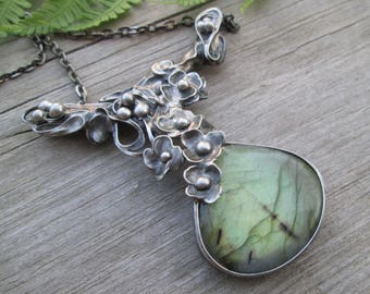 Handmade tinned copper pendant with labradorite cabachone