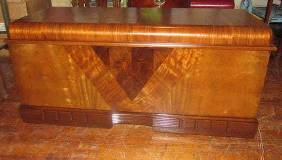 Art Deco Waterfall Blanket chest