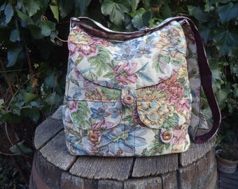 Tapestry messenger bag,buttoned big bag