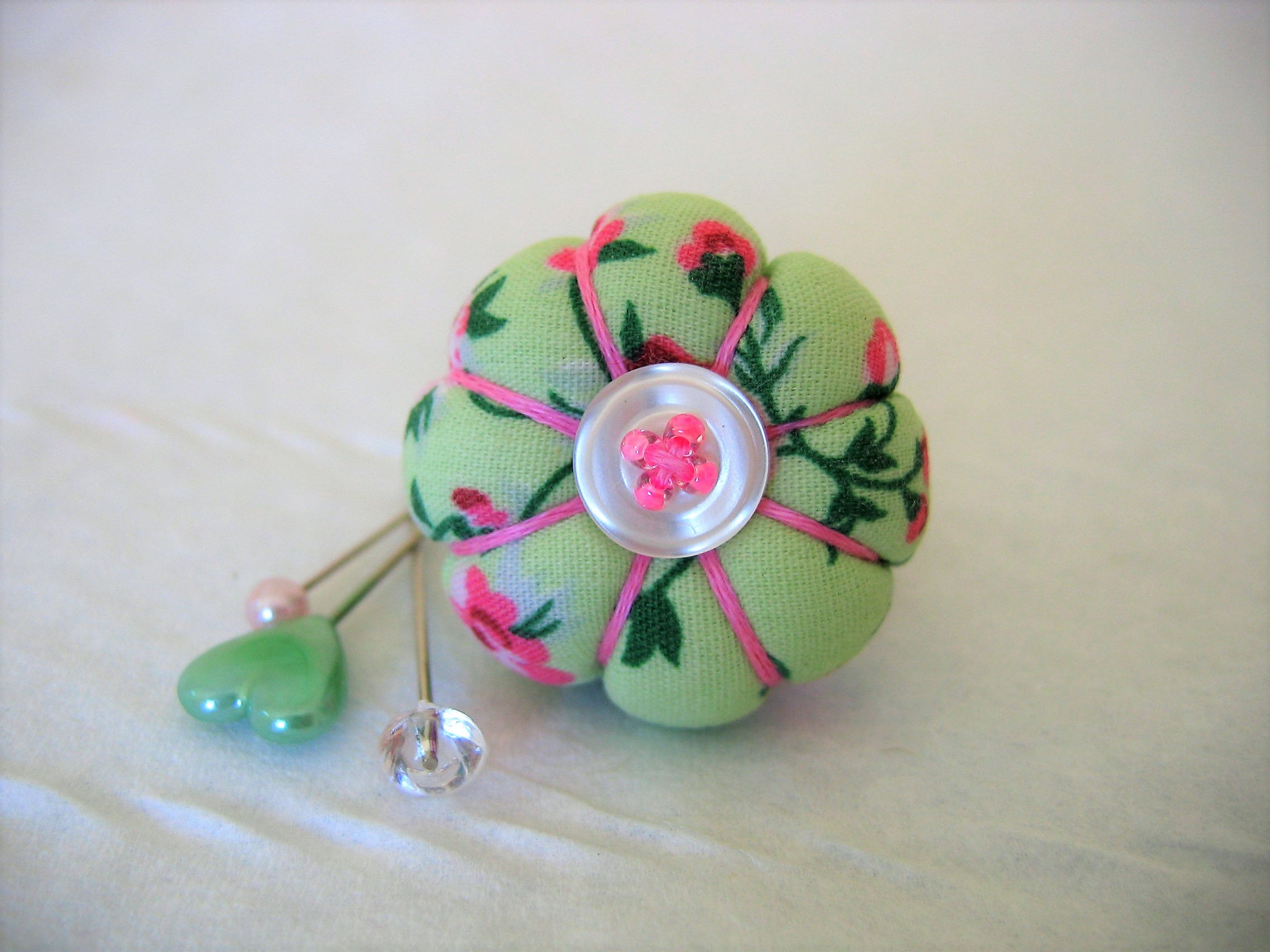 Pin Cushion / Pin Cushion Ring / Floral Pincushion / Retro