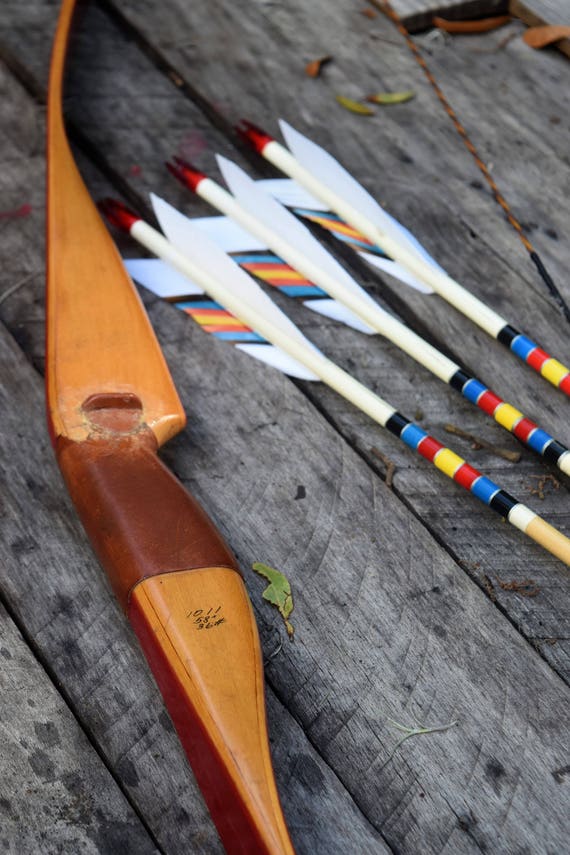 Archery BowVintage Panda 36 recurve bow RH