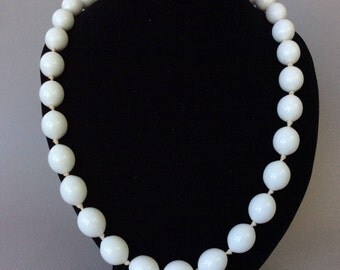 Crown Trifari Lovely White Milk Glass Matinee Length Necklace