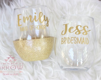 Bridesmaid Wine Glasses / Maid of Honor Wine Glass /Bride Wine Glass / Bridesmaid Gifts / Bridal Party Gifts / Glitter Wine Glass