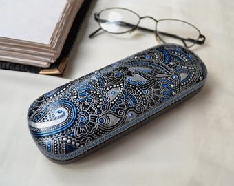 Hand painted glasses case Hard case for glass Oriental decor Designer eyeglass Gift for women Point to point Oriental art Gift for her