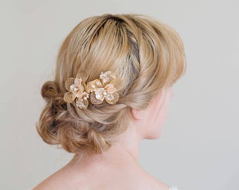 Bridal hair comb, Gold hair comb, Gold flower hair comb, Gold Hair vine, Gold headpiece, Flower hair comb, Gold hair clips