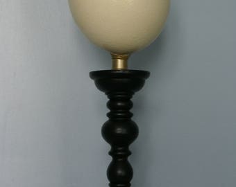 On base ostrich egg