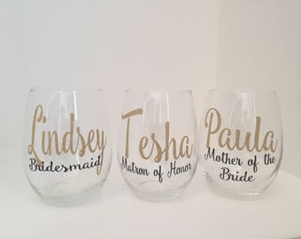 Set of 5 or 6 Personalized Bridesmaid Wine Glasses | Bridal Party Wine Glass| Bridesmaid Gift | Personalized Wine Glasses | Name on Wine Gla