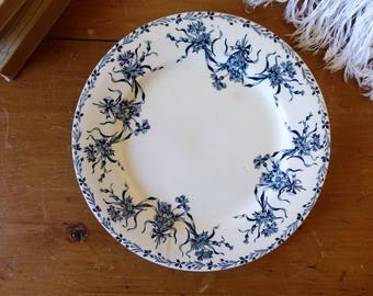 Assiette signée Salins, modèle Bleuets, fleurs et rubans, vaisselle Vintage fin XIXème début XXème