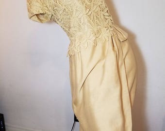 FREE SHIPPING 1950 Silk Lace Hourglass Dress