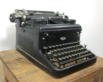 1937 Working Royal KHM Typewriter - a Classic Beauty!