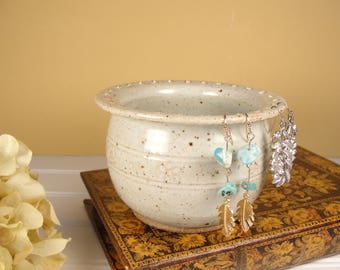 Earring holder, Jewelry holder, Earring bowl, Jewelry bowl, Jewelry Organizer, Earring Organizer, Pottery gift, Small gift for women