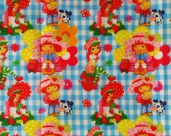 Tissu Coton imprimé thème "charlotte aux fraises "