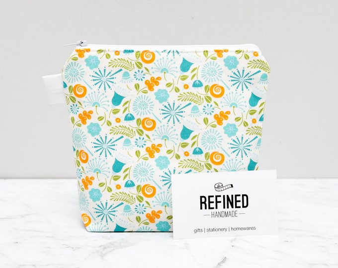 Nature Patterned Makeup Bag - make up bag - toiletry bag - cosmetic bag - cosmetic pouch - zipper pouch