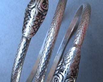 Vintage sterling silver snake bracelet . Antique handmade bracelet . 925 silver cuff . Unique vintage silver two bands serpent bracelet