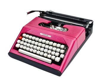 Vintage pink typewriter | Etsy