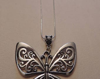 Butterfly, fine mesh snake necklace