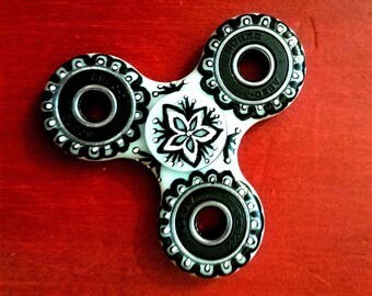 Black and White Mandala Glow in the Dark Fidget Spinner