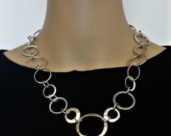 Silver circles necklace