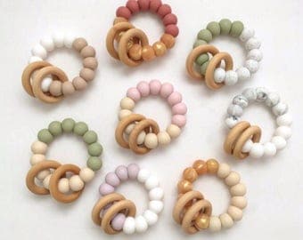 Small Rattle //teething teether baby toy wood rings natural develpmental learning