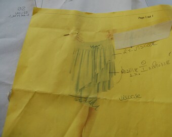 SKIRT PATTERN SIZE 40 HAS ASYMMETRICAL PANELS