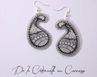 Earrings Paisley, black and White Pearl