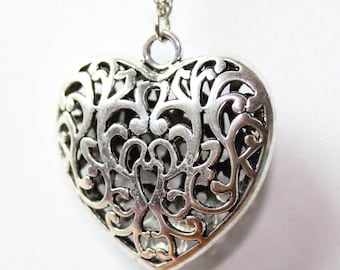 Silver Heart Necklace, knots and beads - color Metal