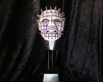 Amazing pinhead hellraiser deluxe sculpted bust. Hand made sculpted and painted in awesome detail