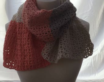 Pattern for buttoned crocheted wrap
