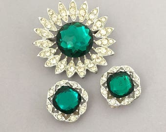 Emerald Green Rhinestone Brooch Set - Sarah Coventry Statement Rhinestone Brooch Earrings Set - Green Flower Jewelry Set - Clip On Earrings