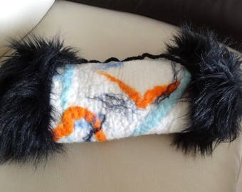 Manchon Russian felted wool with blue Baroque patterns.