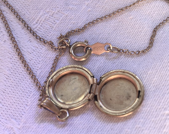 Vintage Gold Filled Locket, 16 Inch GF Chain, Etched Locket Necklace, Vintage Necklace