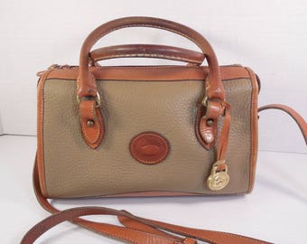 Vintage Dooney And Bourke Purse Handbag Pebble Beige Taupe Khaki Ivory Cream British Tan Brown Leather Crossbody Shoulder Strap Top Handles