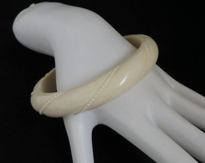 Vintage Cream Beaded Bangle, Plastic Raised Beaded Swirl Bracelet