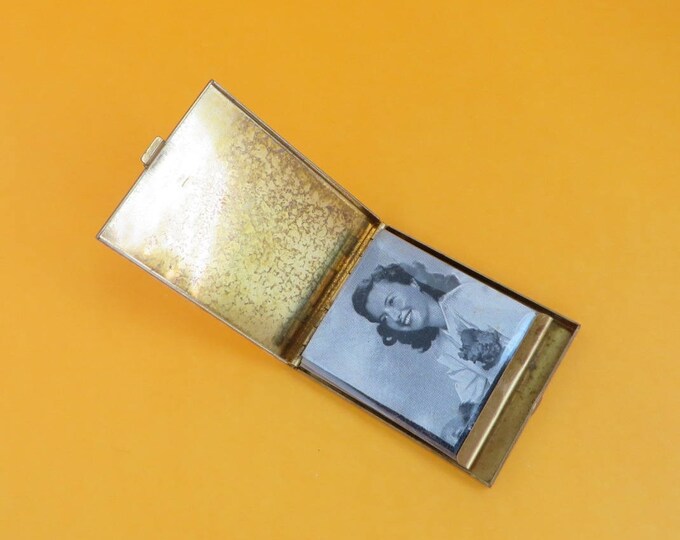 Vintage MOP Compact Picture Case - Portable Photograph Case, Collector's Picture Compact