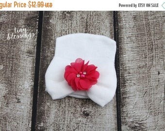 SALE Newborn Hat, Baby Hat, Hospital Hat, Newborn Coming Home Outfit, Newborn , Newborn Hospital Hat, Newborn Hat, White Newborn Hat with Fl