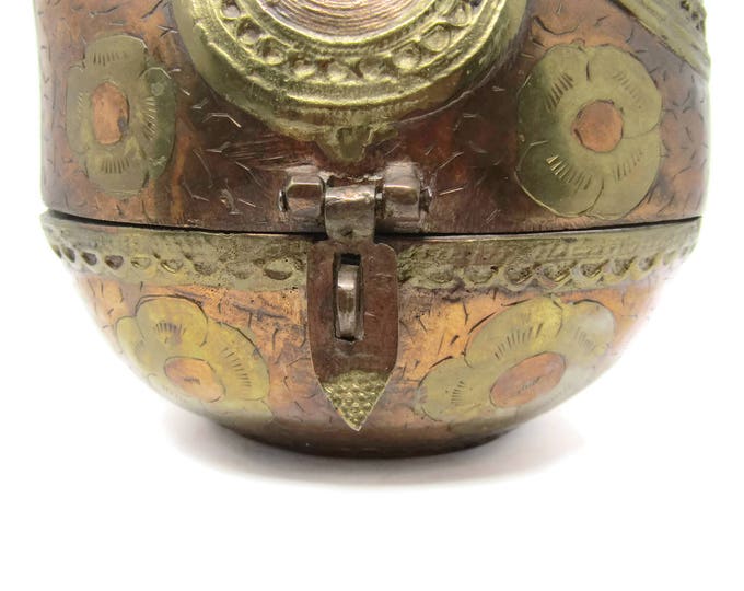 Vintage Dhokra Figural Peacock Trinket Lidded Box, Copper and Brass Made in India Copper Jewelry Coins BOX Bird Figurine