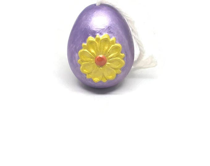 Hand Painted Floral Pysanky Style Ceramic Egg / Vintage Ceramic Easter Egg / Easter Egg Figurine / Purple with Yellow Flower Egg