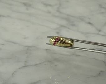 10K Yellow Gold / Ruby Ring (size6)