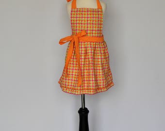 Sweet and twirly orange and pink girls apron with orange ties // Makes a great gift for your little chef - toddler apron / childrens apron