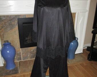 Vtg nylon Vintage Pajama set SetSatin Black sz Large Lacy Vintage lingerie