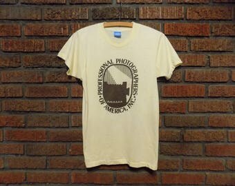 Distressed Vintage 80s Professional Photographers of America, Inc. Screen Stars T-Shirt Men's S / Women's M