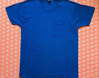 vintage shirt / 70s fruit of the loom blank selvedge pocket tee / single stitch made in usa blue XL