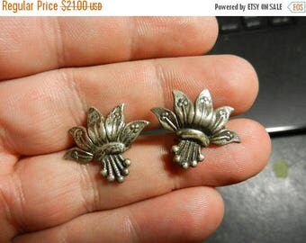 Summer Sale Vintage Sterling Silver Flower Screw Back Earrings