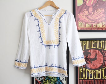 Vintage white embroidered cheesecloth cotton Hungarian floral 70s boho top penny lane blouse S