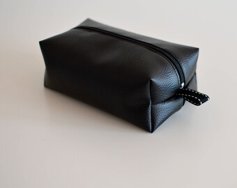 Trousse en simili cuir noir