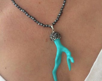 Thea necklace - Trendy and colorful for a glamorous look
