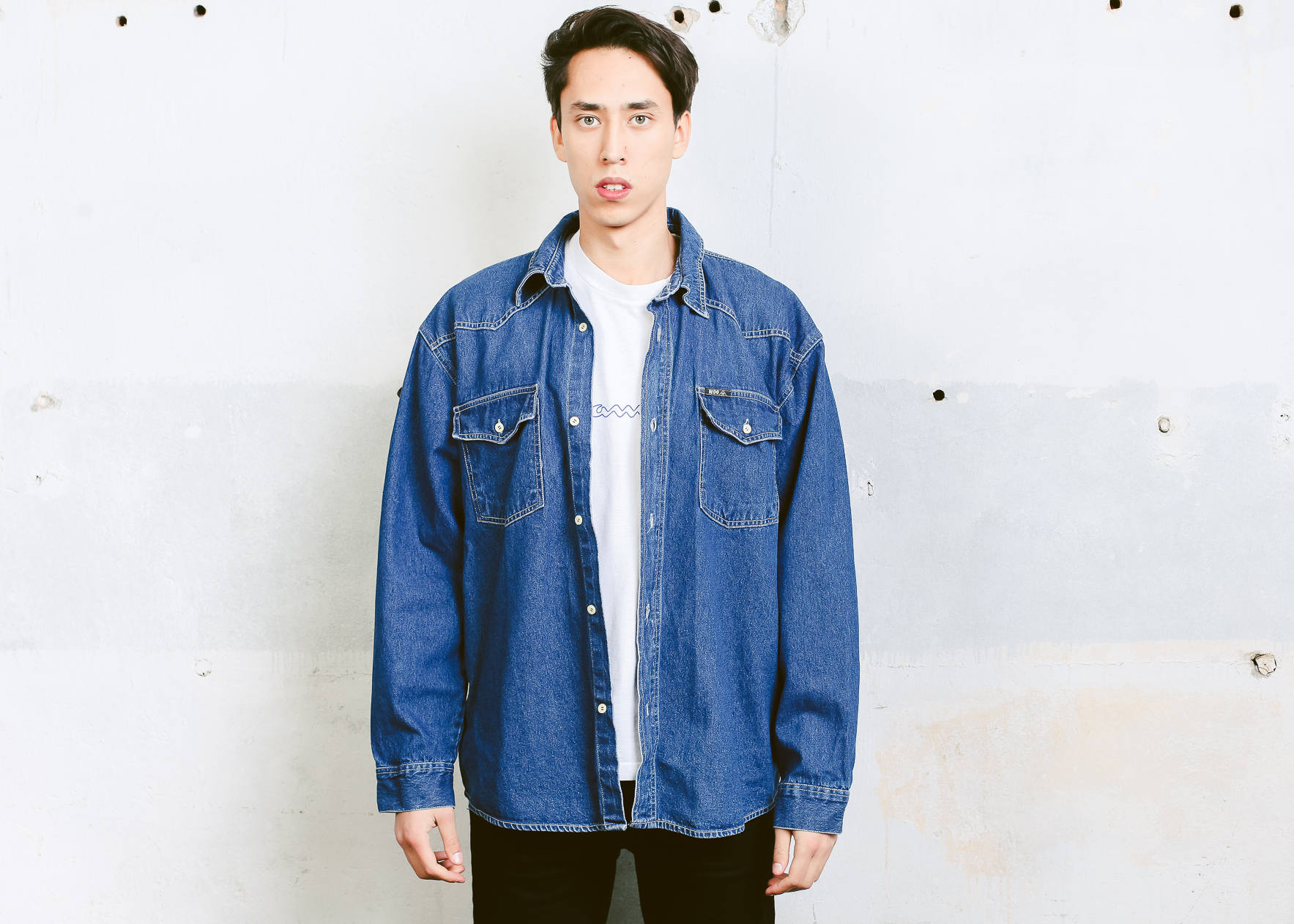 90s Mens Oversized Shirt Vintage Long Sleeve Denim Everyday Clothing Trucker Jacket Menswear Size XL Extra Large 90s Mens Oversized Shirt Vintage Long Sleeve Denim Everyday Clothing Trucker Jacket Menswear Size XL Extra Large