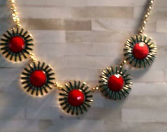 Daisy necklace