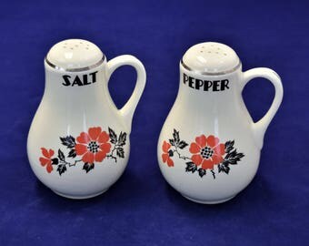 Vintage Hall China Salt and Pepper Shakers/Ceramic Tableware